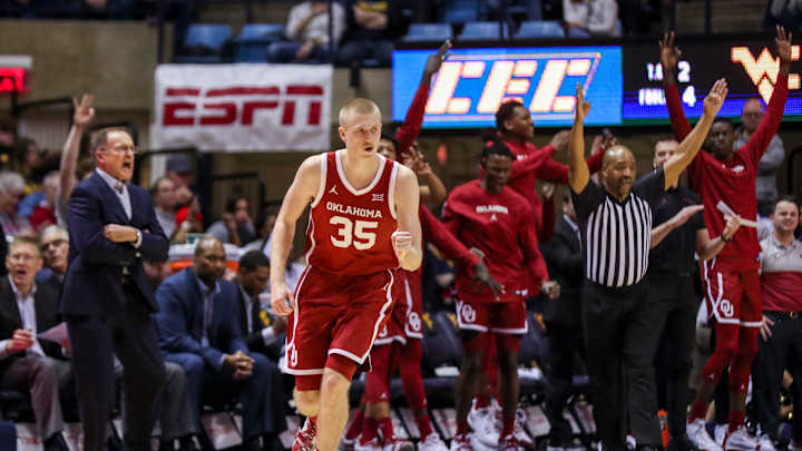 Brady Manek Named Jim Thorpe Oklahoma Athlete of the Year