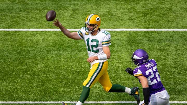 Week 2 Fantasy Experts High on Aaron Rodgers, But Not on Jared Goff