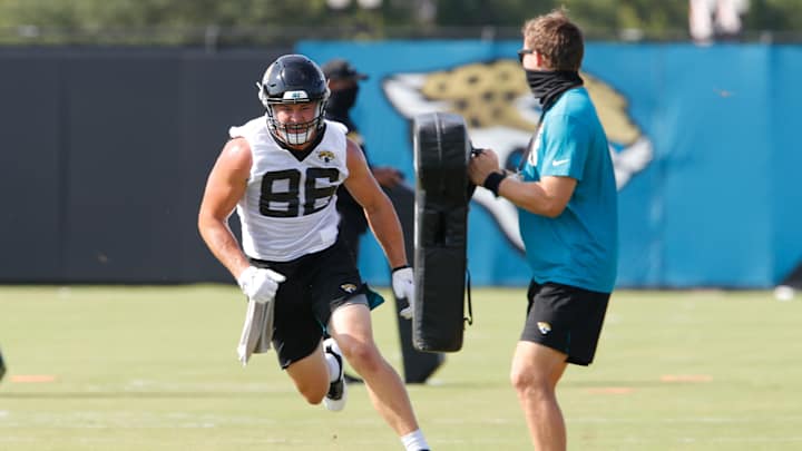 Jaguars Promote Rookie TE Ben Ellefson to Active Roster for Week 2