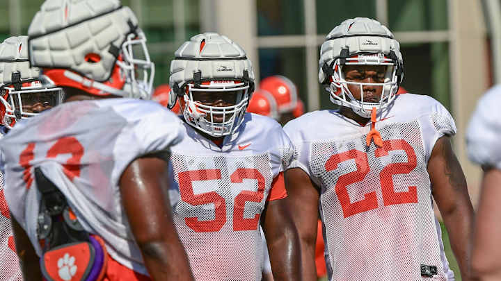 Tayquon Johnson Looking to Bring Defensive Mentality to Offensive Line