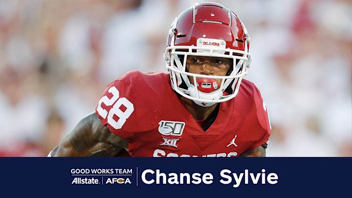 OU's Chanse Sylvie earns spot on Allstate AFCA Good Works Team