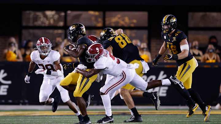 Alabama's Jordan Battle Transitioning to Leadership Role in Secondary Alabama's Jordan Battle Transitioning to Leadership Role in Secondary