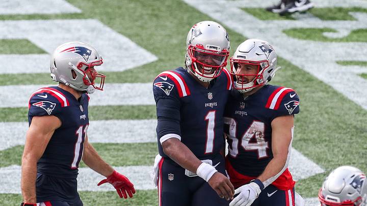 Twitter Reacts To Patriots' Week 3 Win Over Raiders Twitter Reacts To Patriots' Week 3 Win Over Raiders