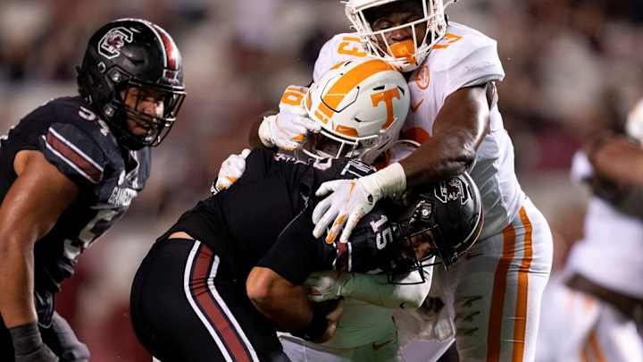Vols LB Deandre Johnson Reflects on Learning from Darrell Taylor Vols LB Deandre Johnson Reflects on Learning from Darrell Taylor