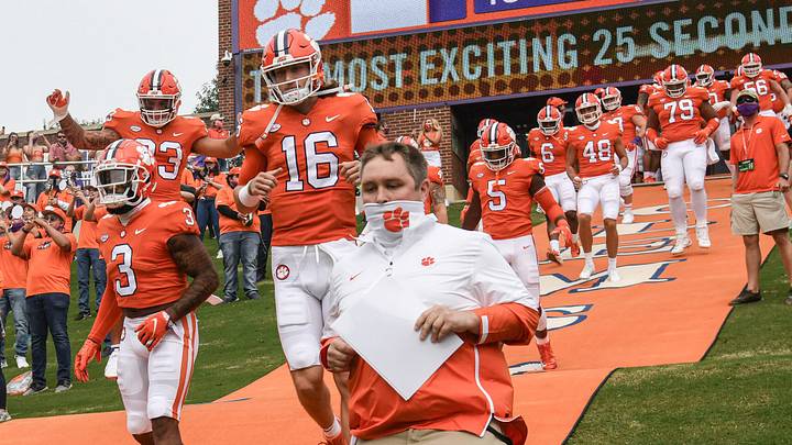 AP Poll: 4 Big Ten Teams Back in Poll in Week 5
