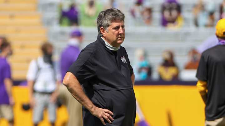 College Football Needs to Get Serious About Enforcing In-Game Mask Protocols