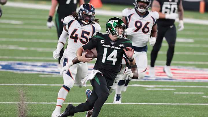 New York Jets Grounded Again in Sloppy 37-28 Loss to the Denver Broncos