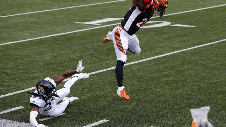 Injury-Depleted Jaguars Drop Third Straight, Lose 33-25 to Bengals Injury-Depleted Jaguars Drop Third Straight, Lose 33-25 to Bengals