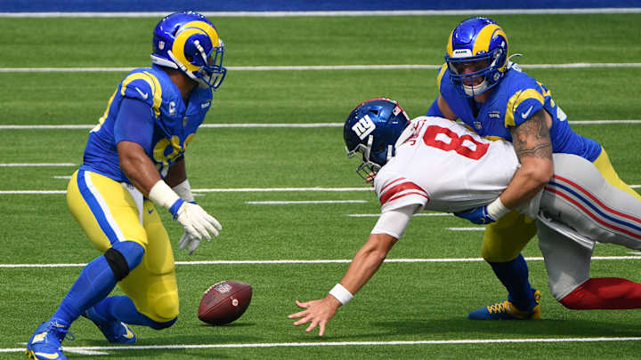 Rams sputter on offense, escape with ugly win over Giants