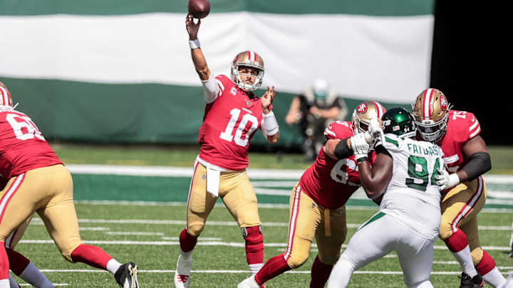 A Tale of Two Jimmys: Garoppolo Returns to 49ers Practice, Ward Sits out with Wrist Injury A Tale of Two Jimmys: Garoppolo Returns to 49ers Practice, Ward Sits out with Wrist Injury