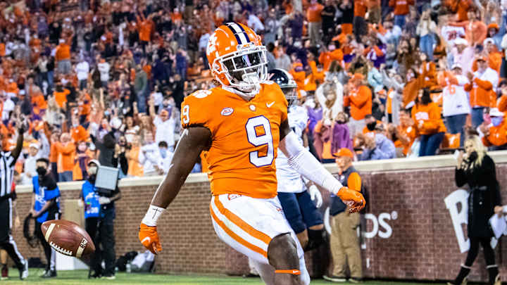 College Football Expert Picks: Can Top Teams Survive Intriguing Tests? College Football Expert Picks: Can Top Teams Survive Intriguing Tests?