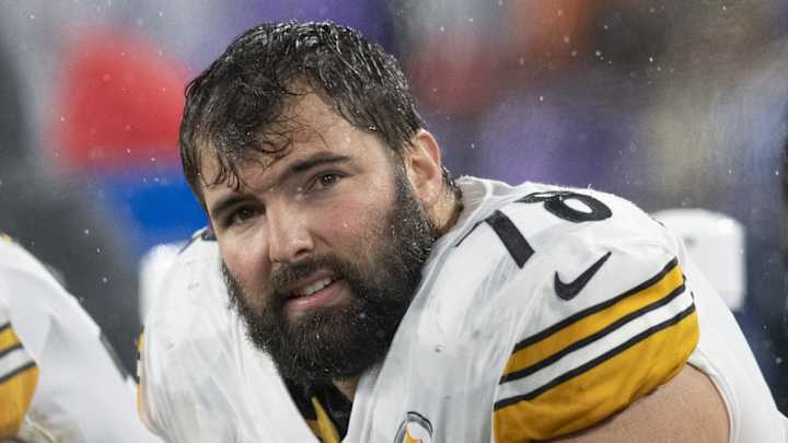 Eagles Had Right Idea, Wrong Position for Alejandro Villanueva