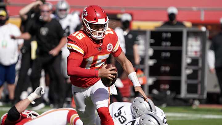 Chiefs Fall to Las Vegas 40-32, First Loss to the Raiders Since 2017 Chiefs Fall to Las Vegas 40-32, First Loss to the Raiders Since 2017