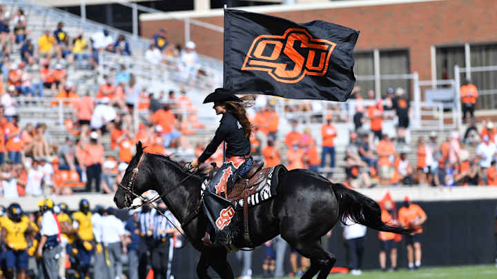 One Of Top JUCO Offensive Linemen Caleb Etienne Includes Cowboys In Final Three