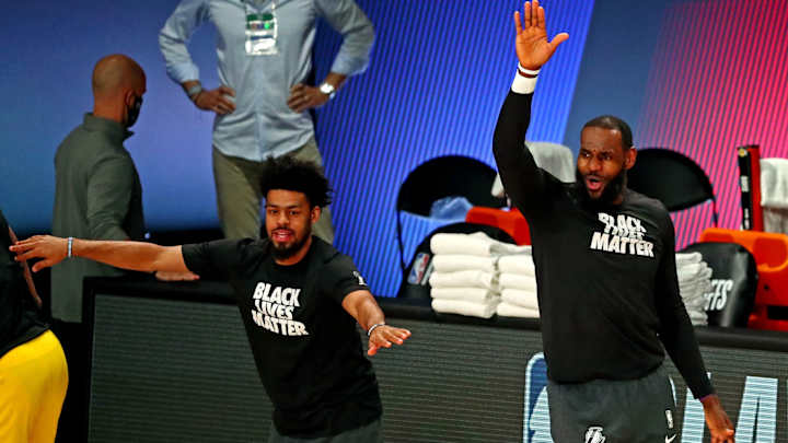 Lakers Team Bus Reportedly Leaves Quinn Cook Behind After Winning Title