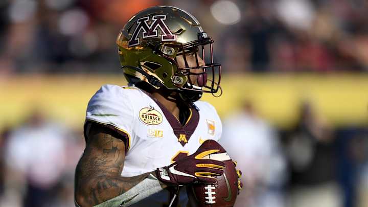 OFFICIAL: Panthers Sign RB Rodney Smith to Practice Squad