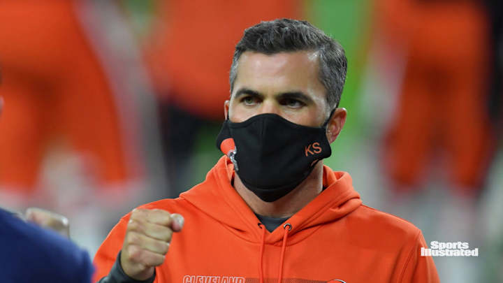 Kevin Stefanski, Drew Petzing, Jeff Howard, Two More Players With COVID-19 Have Tested Positive For COVID-19 Kevin Stefanski, Drew Petzing, Jeff Howard, Two More Players With COVID-19 Have Tested Positive For COVID-19