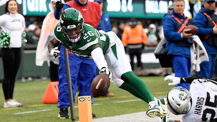 Podcast: Le'Veon Bell's release, Russell Wilson's Greatness and the Titans Roll