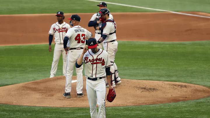 Dodgers blow out Braves 15-3 in NLCS Game Three