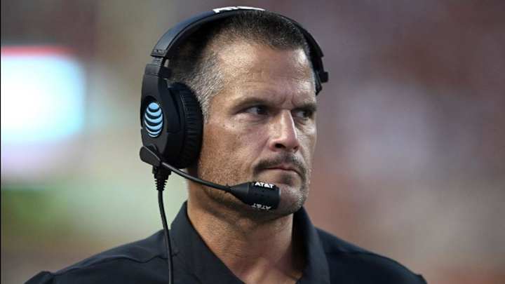 Brandon Pili And Marlon Tuipulotu Talk Learning Defensive Schemes via Zoom Brandon Pili And Marlon Tuipulotu Talk Learning Defensive Schemes via Zoom