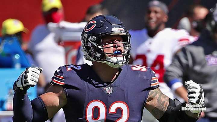 Urban Rock: Bears Defensive Lineman Plays a Tune on Opponents