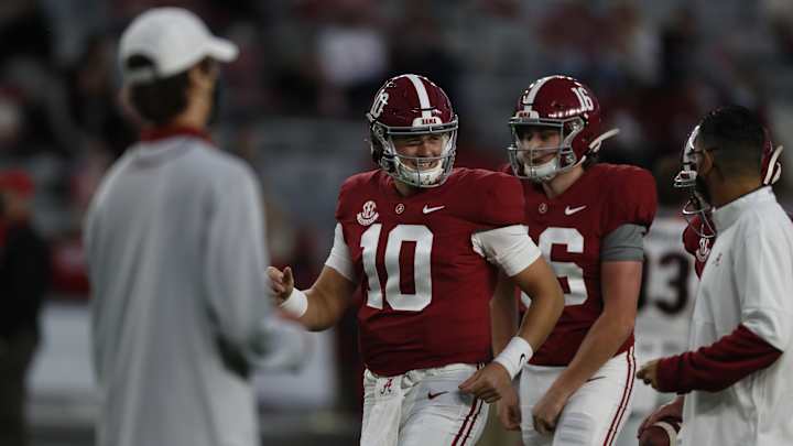 Mac Jones Named Davey O'Brien National Quarterback of the Week