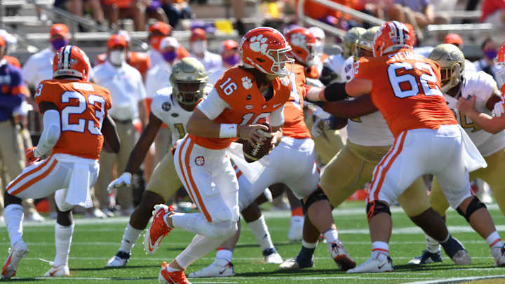 AP Top 25: Clemson Remains Overwhelming No. 1 Over Alabama
