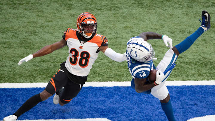 Bengals blow 21-point lead, lose to Colts 31-27 Bengals blow 21-point lead, lose to Colts 31-27