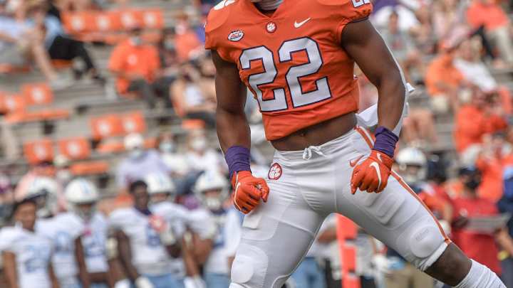 Clemson Feels Like Home for Freshman Linebacker Trenton Simpson