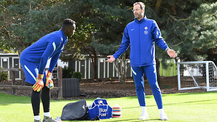 Chelsea Names Retired GK Petr Cech to Champions League Roster