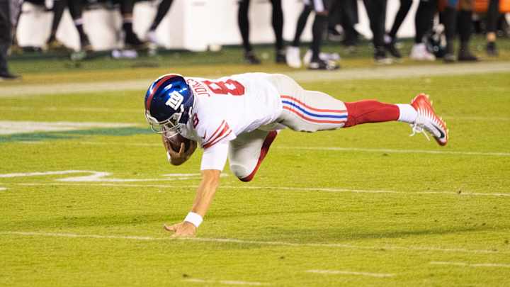 Giants QB Daniel Jones Expected to Start Sunday vs. Ravens | Report