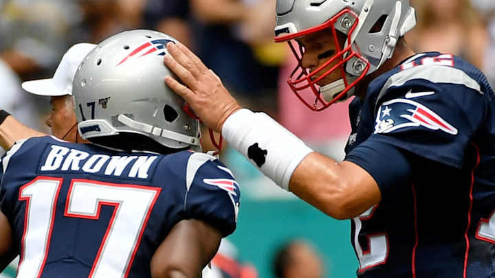 Report: Antonio Brown to Visit Tampa Bay, Both Sides 'Motivated' to Reach an Agreement Report: Antonio Brown to Visit Tampa Bay, Both Sides 'Motivated' to Reach an Agreement