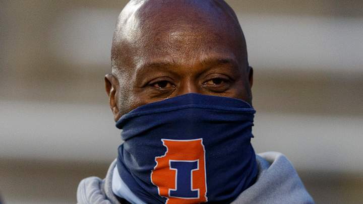 COLUMN - Illini Not Being Prepared in Opener Must Fall on Lovie Smith