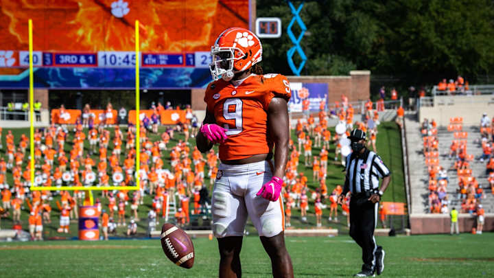 Clemson OC Tony Elliott: 'Nobody's Going to Lay Down for Us'