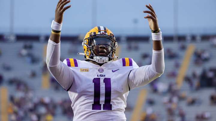 LSU Stomps South Carolina 52-24 Headlined by Breakout Performance from Freshman TJ Finley