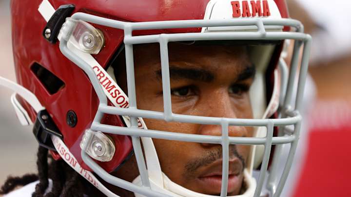 Jaylen Waddle Suffers Season-Ending Ankle Injury on Opening Kickoff at Tennessee