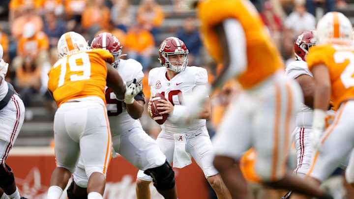 Alabama's Mac Jones Named SEC Co-Offensive Player of the Week for a Third Time