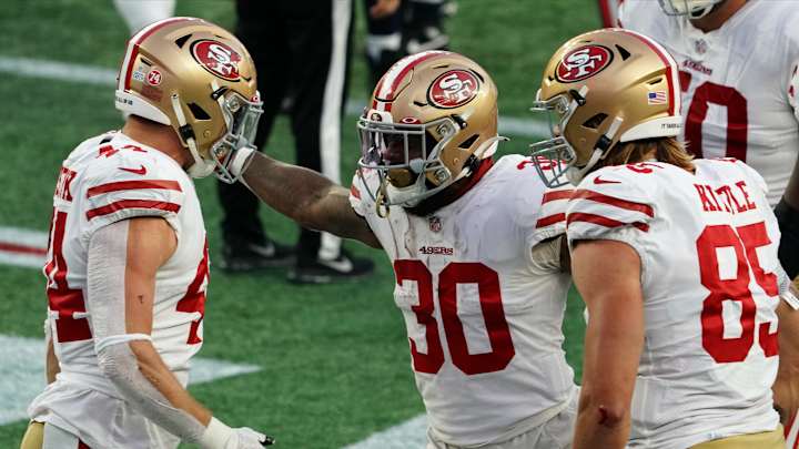 49ers Ride the Legs of RB Jeff Wilson Jr. in 33-6 Blowout Win Against Patriots