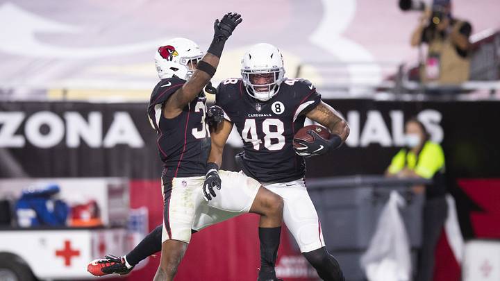 Isaiah Simmons Picks Off First Career Pass at Perfect Time for Cardinals Isaiah Simmons Picks Off First Career Pass at Perfect Time for Cardinals