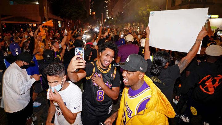 Lakers, Dodgers Fans Helping Drive Uptick in Los Angeles COVID-19 Cases