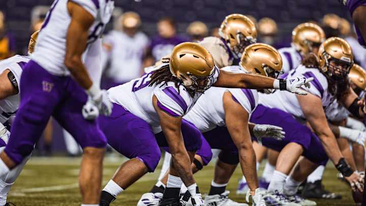 Curne Becomes 7th Husky to Enter Portal Since Regular Season End