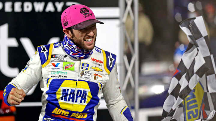 Chase Elliott Cruises Into NASCAR Championship, Kevin Harvick Eliminated