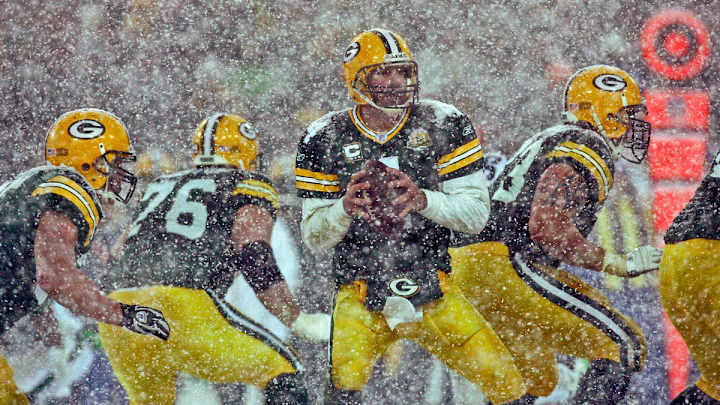 Doug Pederson Reacts to Brett Favre's Comments on Nick Foles vs. Carson Wentz Doug Pederson Reacts to Brett Favre's Comments on Nick Foles vs. Carson Wentz