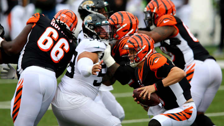 After Dominant Debut, Jaguars' Doug Costin to Miss Week 10 With Concussion