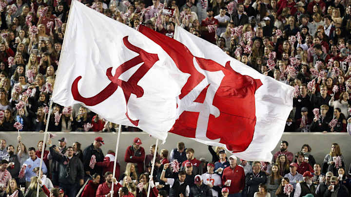 Alabama WR Traeshon Holden Was With LSU's Koy Moore During Police Encounter, Attorney Says Alabama WR Traeshon Holden Was With LSU's Koy Moore During Police Encounter, Attorney Says