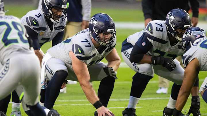 Ethan Pocic's Status Looms Large as Seahawks Brace for Aaron Donald, Rams