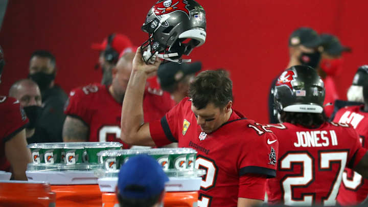 Buccaneers Flight to Charlotte Delayed Over Six Hours