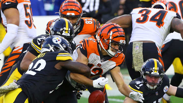 Steelers Stay Undefeated, Embarrass Bengals 36-10 Steelers Stay Undefeated, Embarrass Bengals 36-10