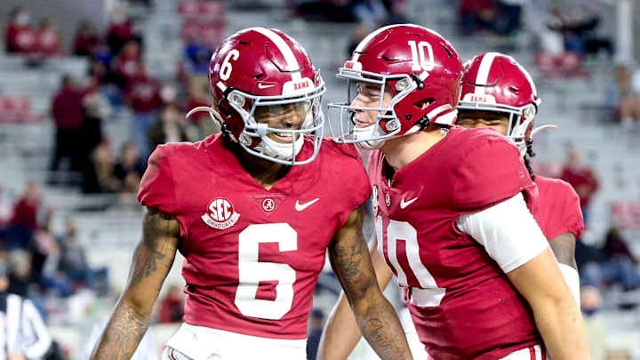 Alabama, Notre Dame Lead AP Poll After Week 11