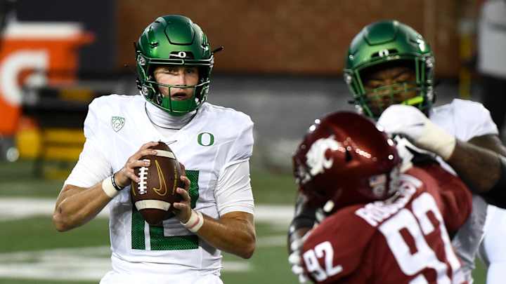 Pac-12 Recap: Oregon, USC Hang On as Officiating Issues Raise Eyebrows